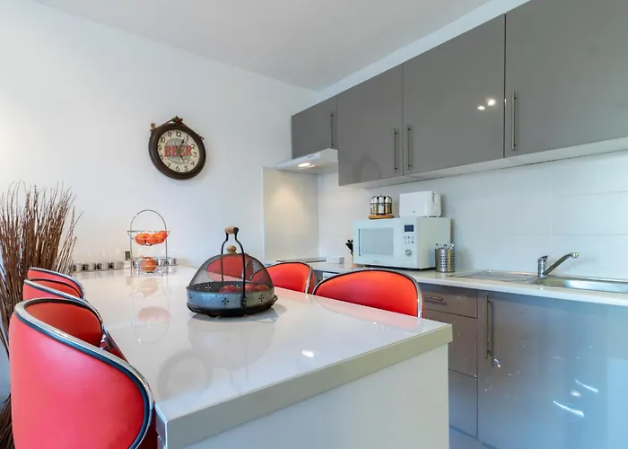 Symar By Interhome