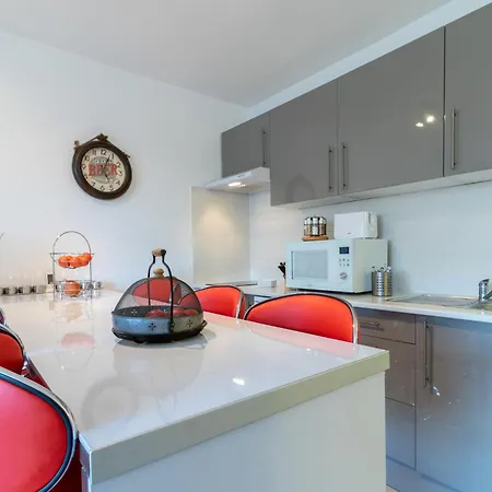 Symar By Interhome