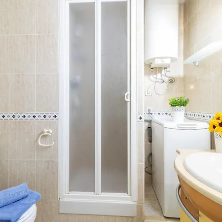 Symar By Interhome